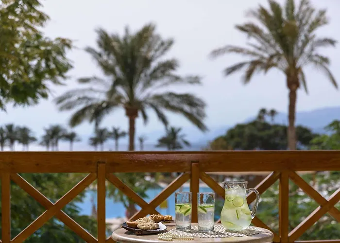 منتجع Movenpick 5*