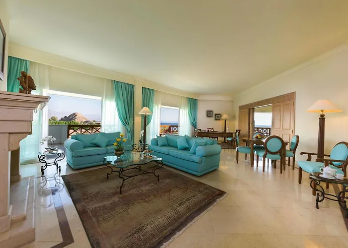 منتجع Movenpick طابا
