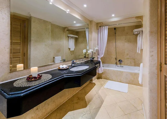 Movenpick منتجع